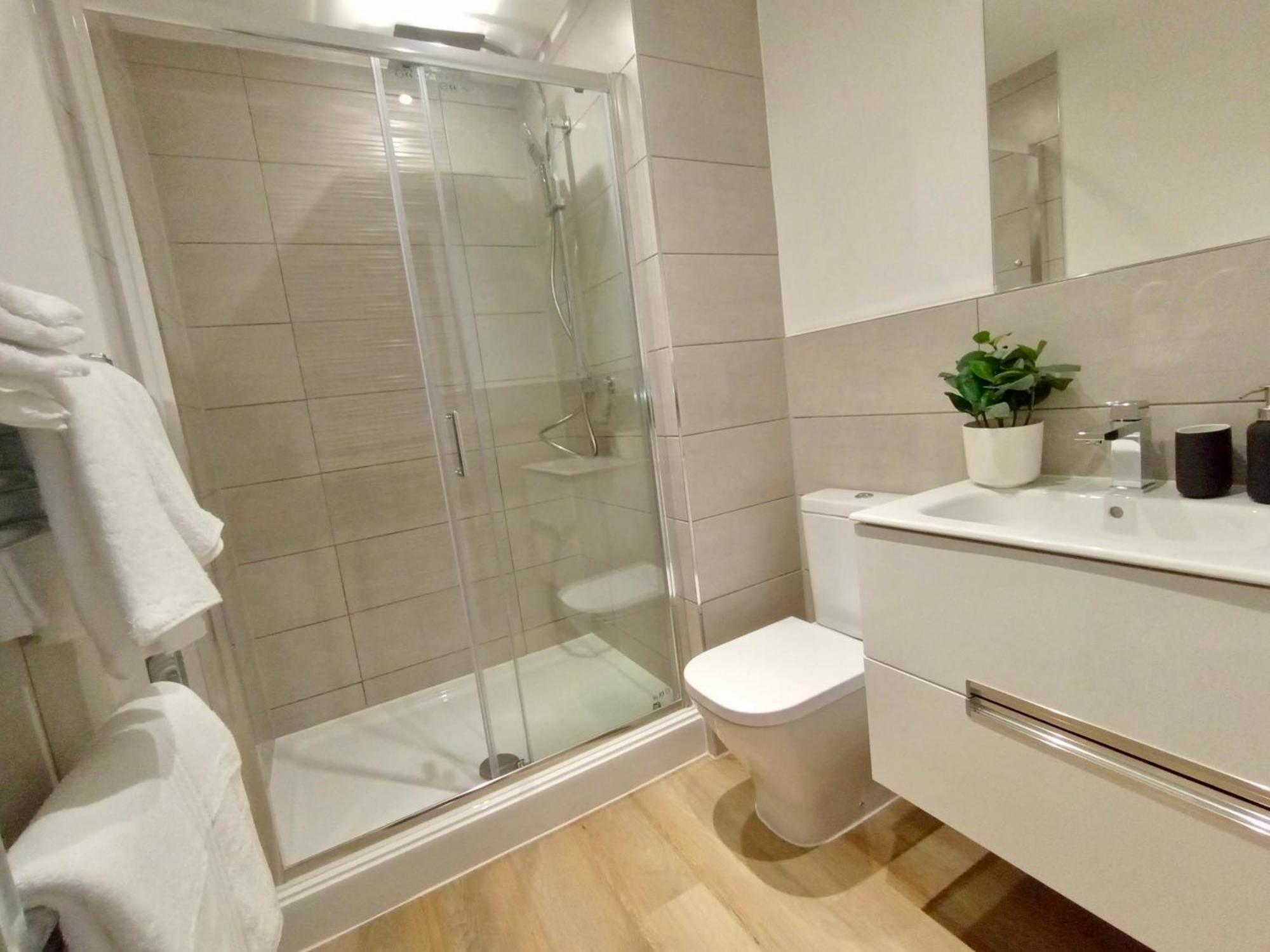 Ferienwohnung Luxury 2 Bed 2 Bath Flat Near Old Trafford Manchester Exterior foto